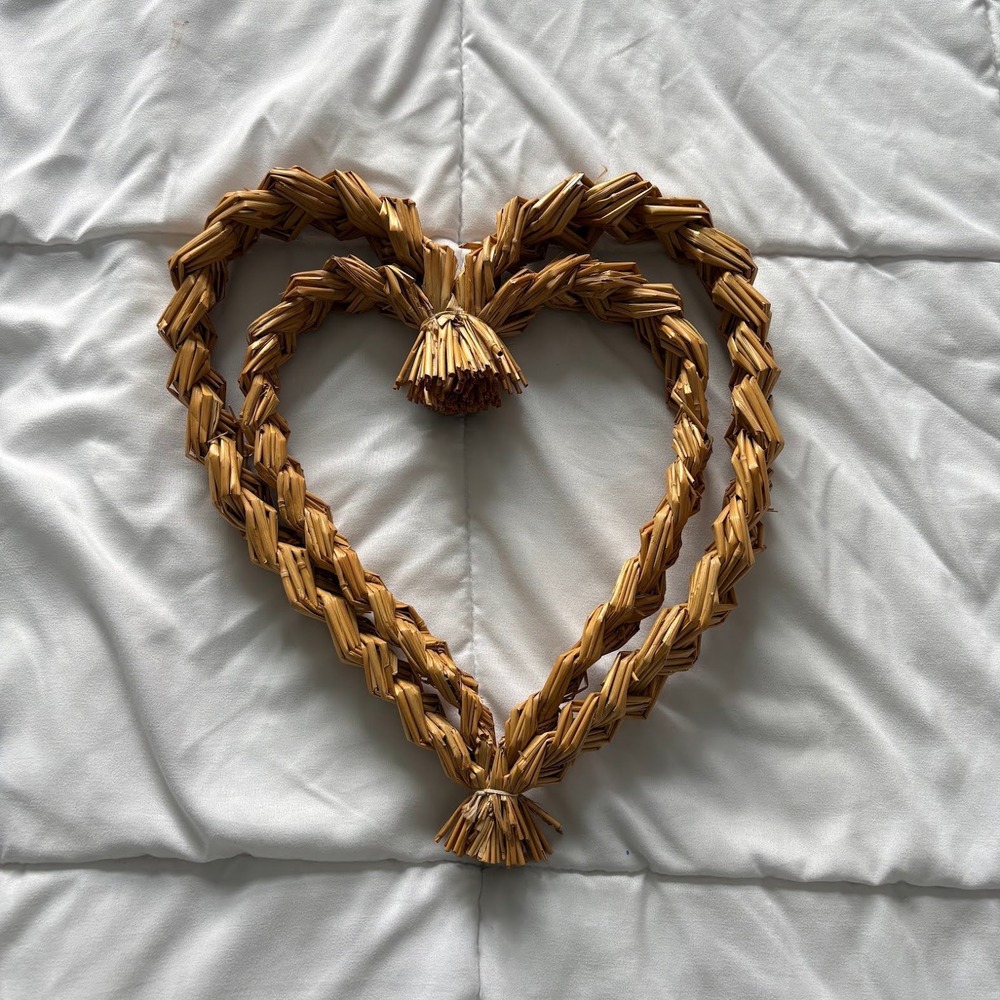 Woven Straw Double Heart Wreath Rustic Farmhouse Wall Decor Natural Fiber